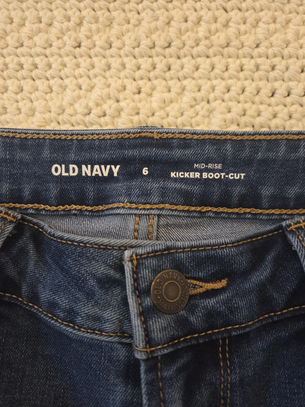 Old Navy Women's Size 6 Bootcut Jeans - Picture 2 of 4